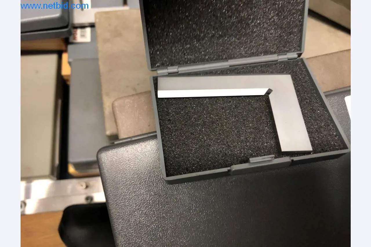 Máquinas e sistemas (fundição injectada de alumínio para a indústria automóvel e de fornecimento automóvel)-12