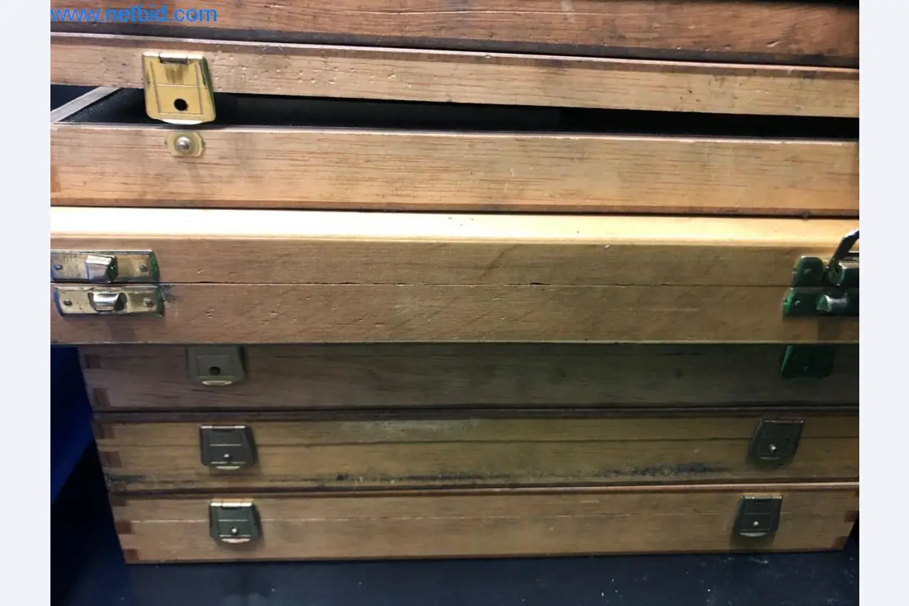 Máquinas e sistemas (fundição injectada de alumínio para a indústria automóvel e de fornecimento automóvel)-5