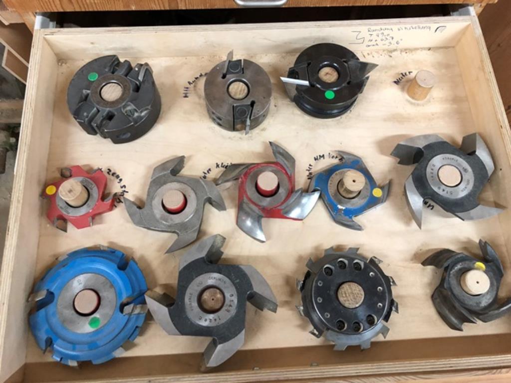 <br> discharged and well-maintained machines from the window construction sector -4