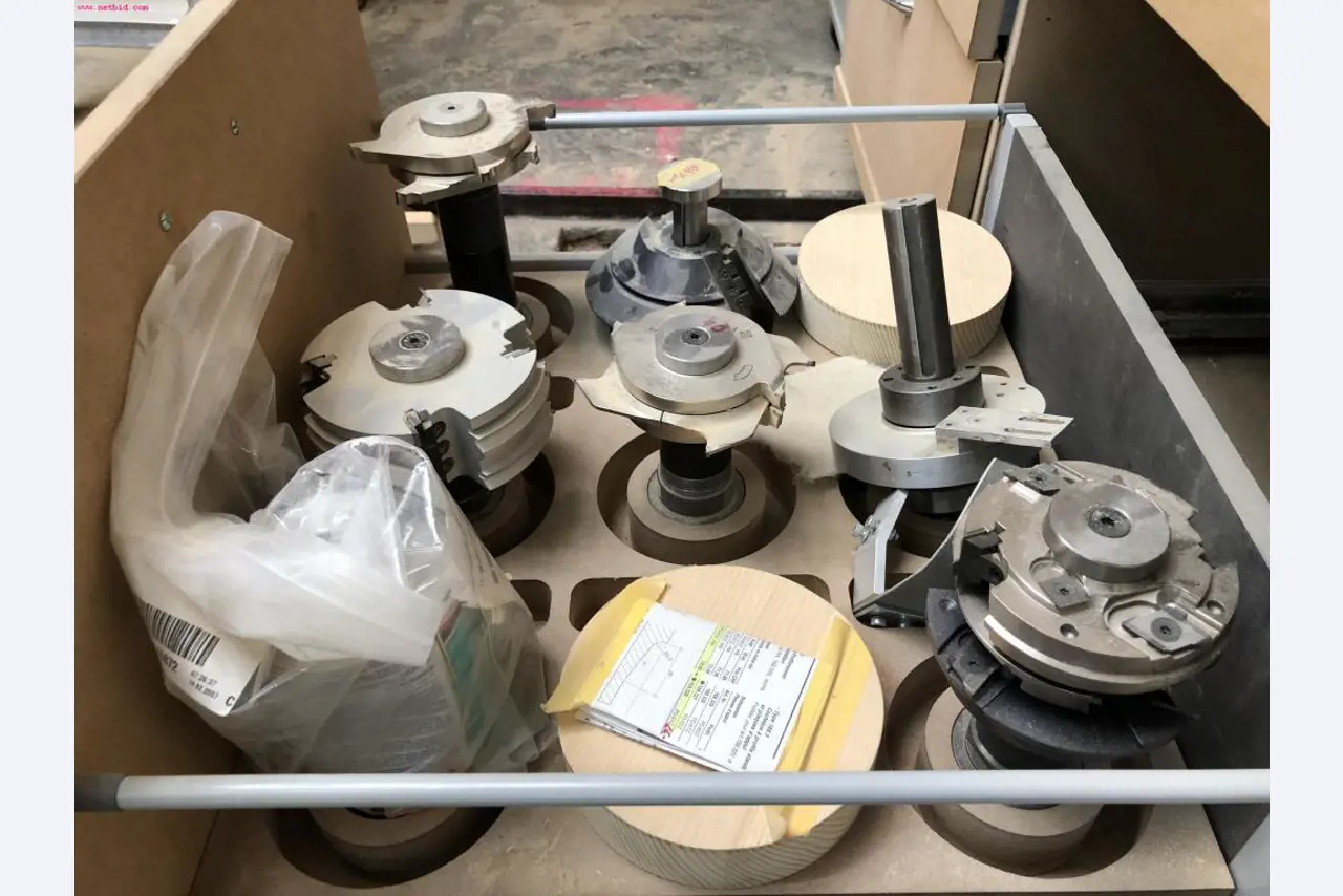 <br> discharged and well-maintained machines from the window construction sector -7