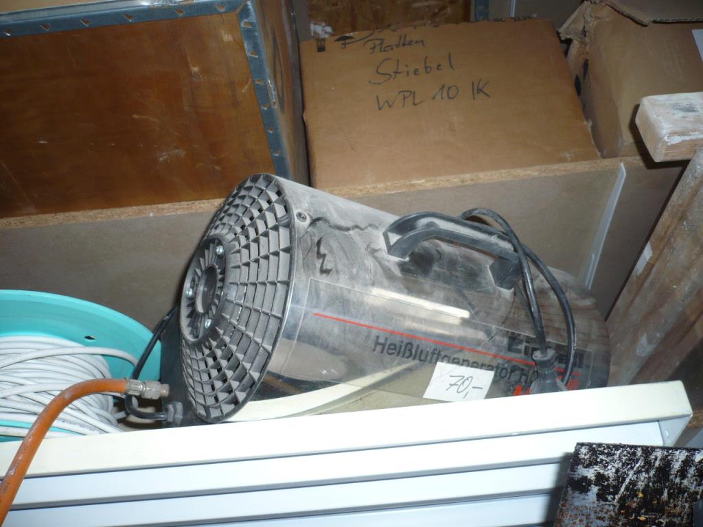 workshop equipment consisting of hand machines and equipment of a sanitary and installation company<br>  -10