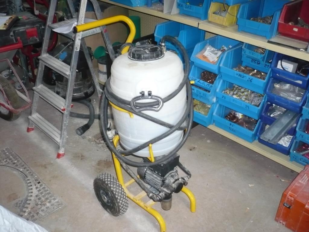 workshop equipment consisting of hand machines and equipment of a sanitary and installation company<br>  -4