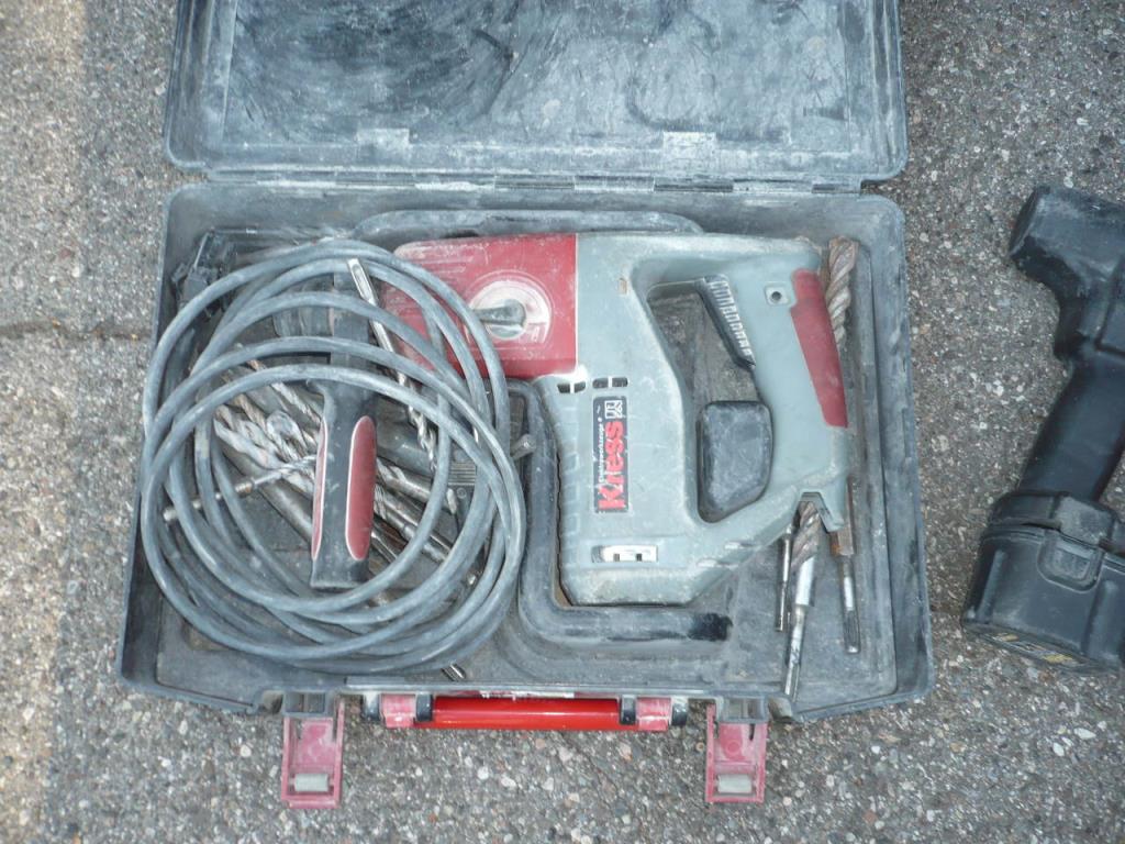 workshop equipment consisting of hand machines and equipment of a sanitary and installation company<br>  -6