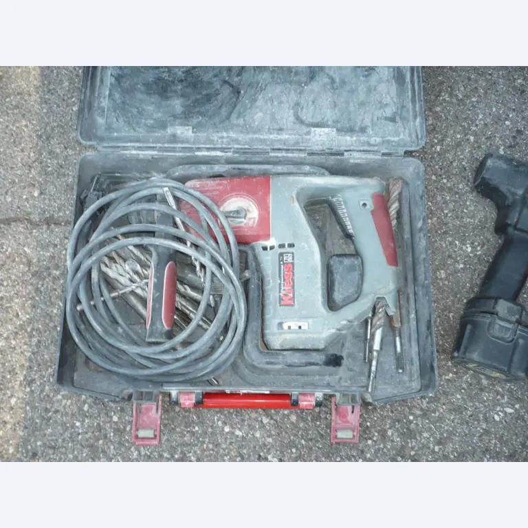 workshop equipment consisting of hand machines and equipment of a sanitary and installation company<br>  -6