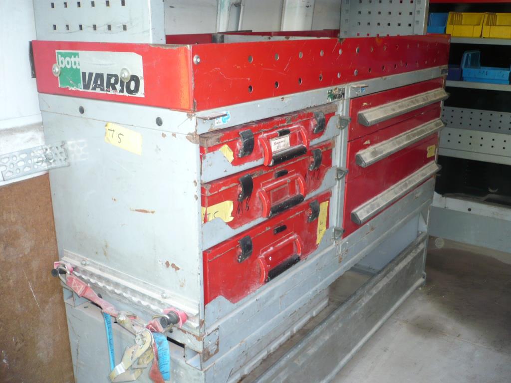 workshop equipment consisting of hand machines and equipment of a sanitary and installation company<br>  -7