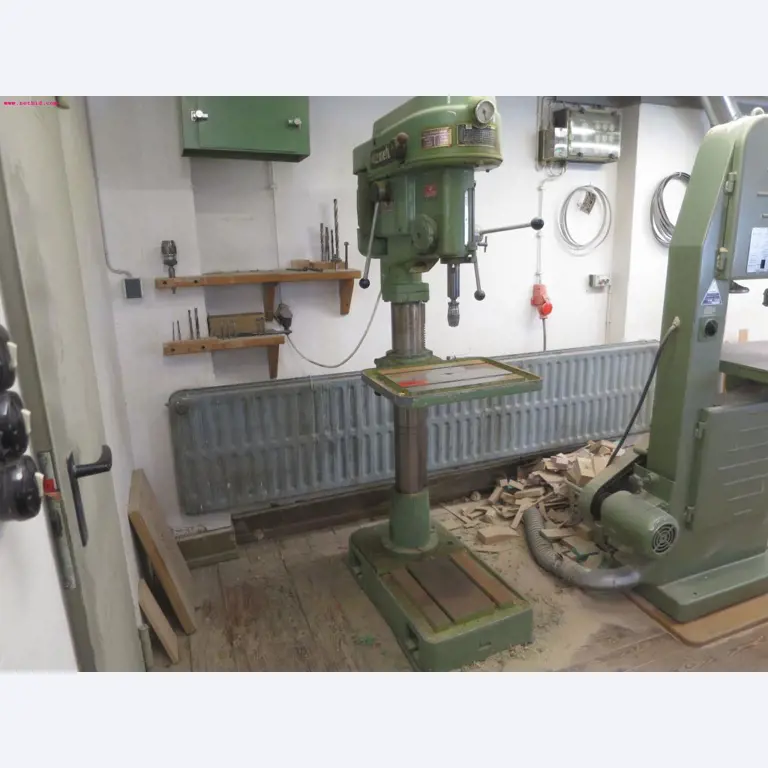 Machines as well as operating and office equipment of a model-building business-2