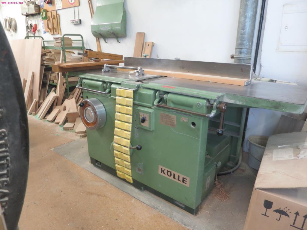 
Máquinas e material de exploração e de escritório de uma empresa de modelação-1