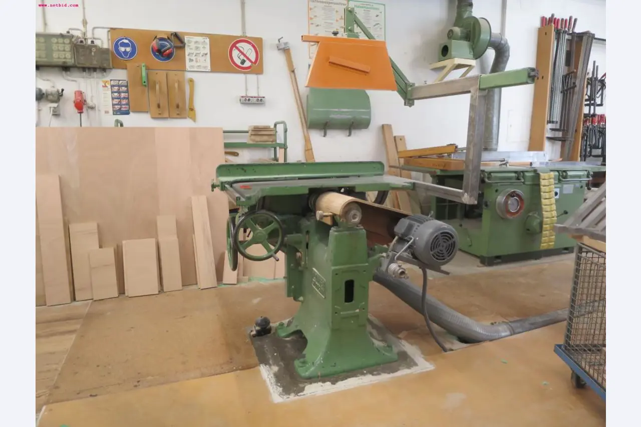 Machines as well as operating and office equipment of a model-building business-2