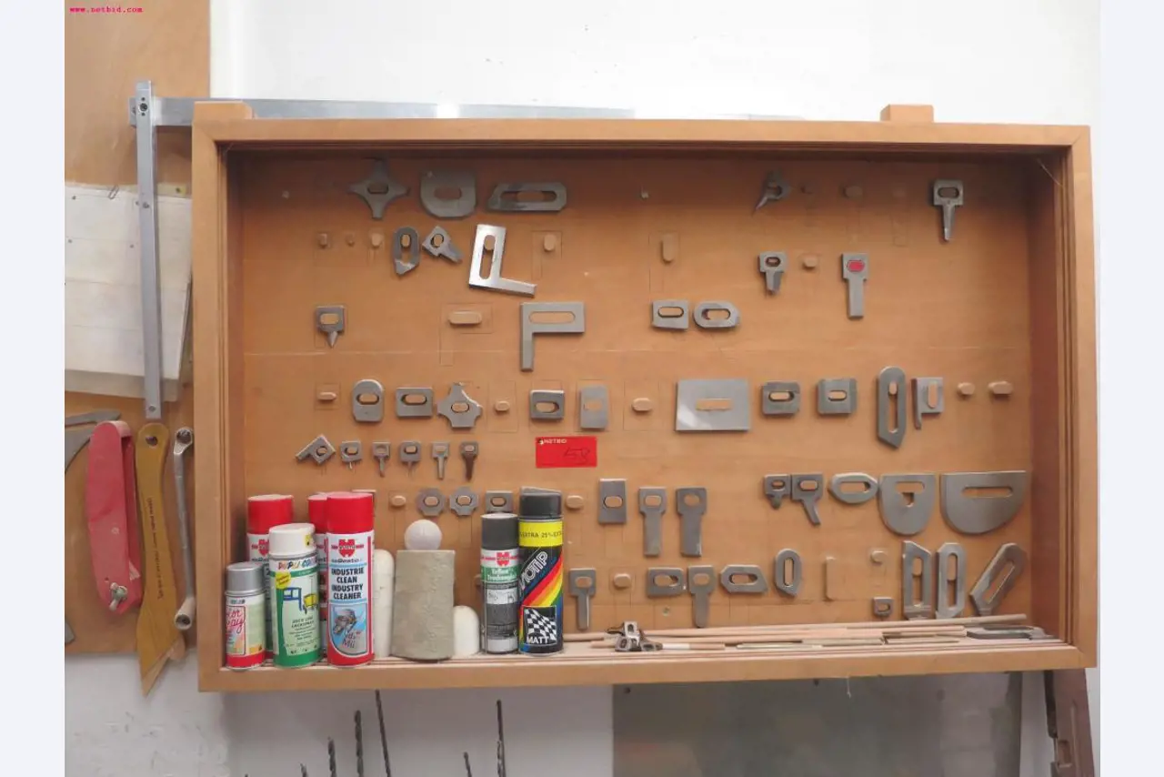 Machines as well as operating and office equipment of a model-building business-6