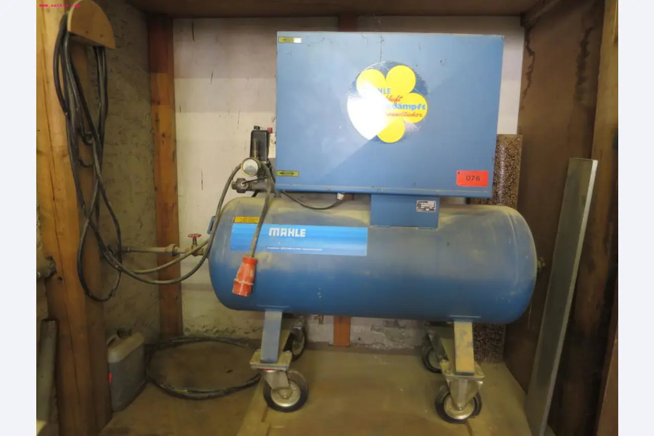 Maschinen sowie Betriebs- und Geschäftsausstattung eines Modellbau-Betriebes-1