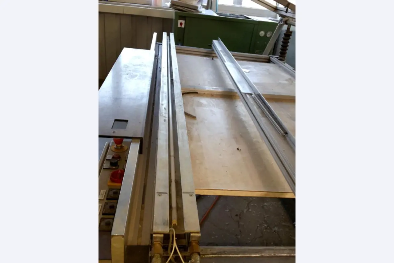 Machines as well as the business and office equipment of a plastics processing company-3