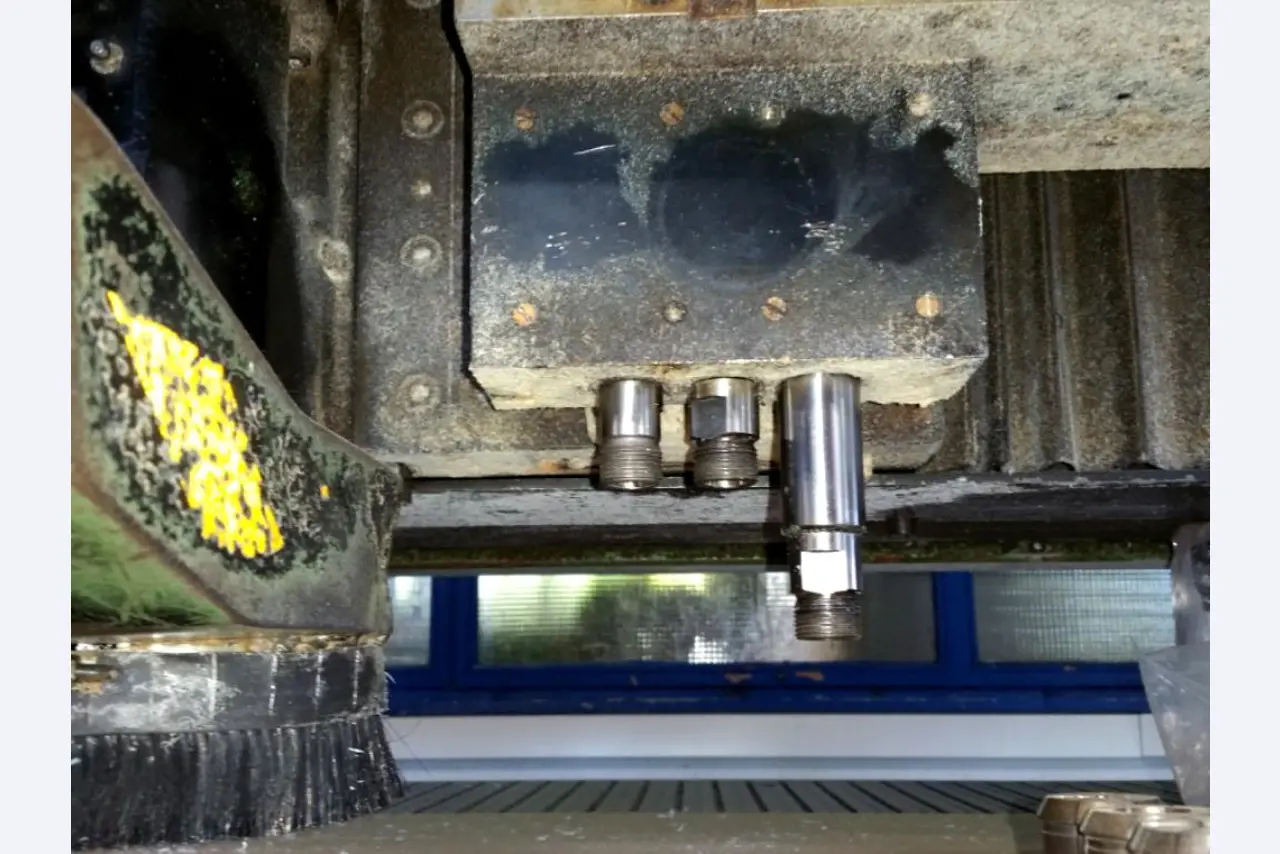 Machines as well as the business and office equipment of a plastics processing company-11