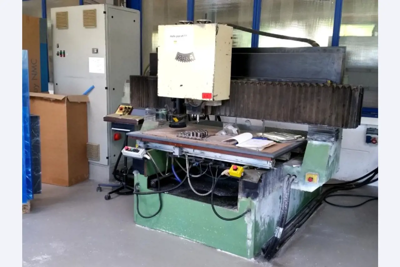 Machines as well as the business and office equipment of a plastics processing company-1