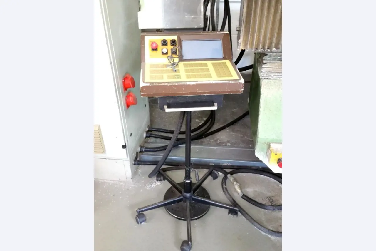Machines as well as the business and office equipment of a plastics processing company-4