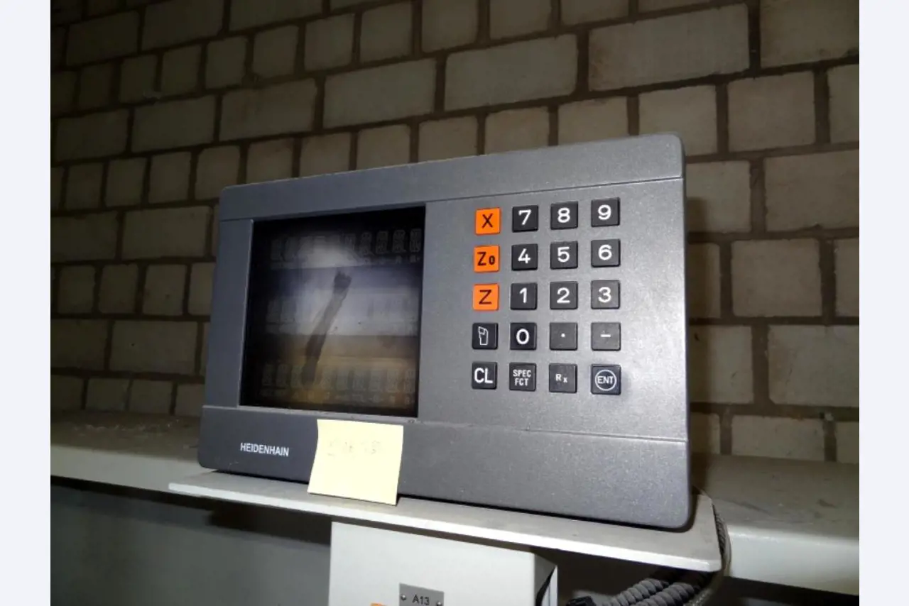 Giben Y3000 CNC-Horizontal-Plattenaufteilsäge-7