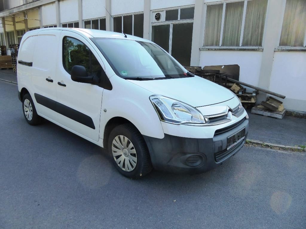 
Machines d'usinage, technique de soudage, outils manuels<br>.-2