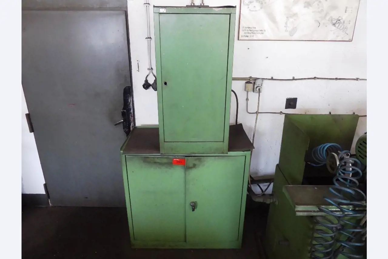 Machines d'usinage, technique de soudage, outils manuels<br>.-1