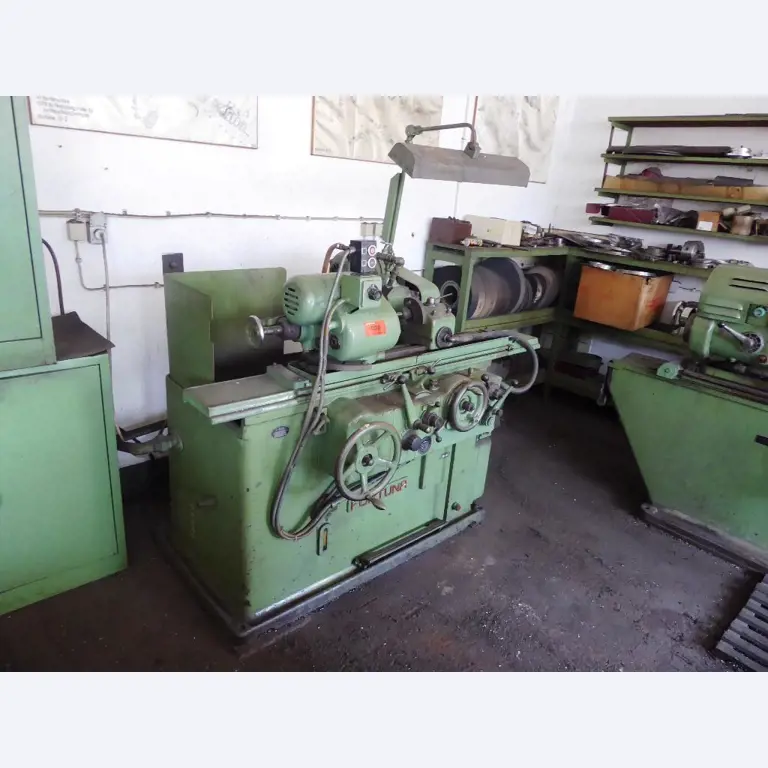Machines d'usinage, technique de soudage, outils manuels<br>.-1