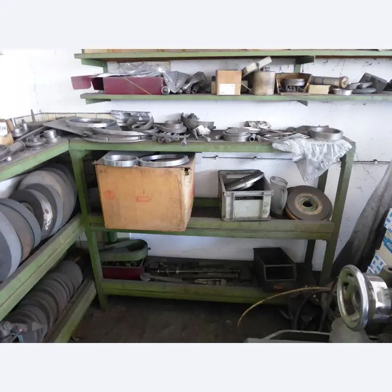 Machines d'usinage, technique de soudage, outils manuels<br>.-8