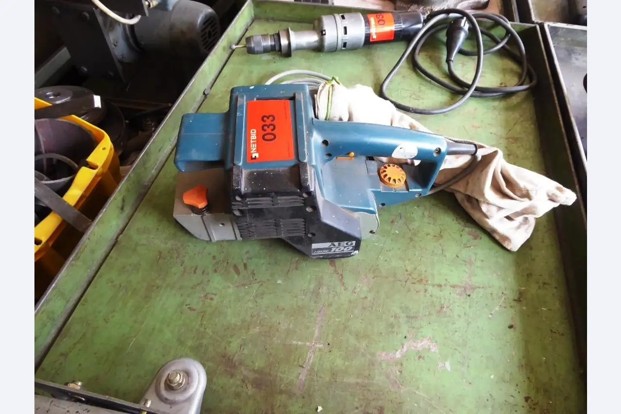 cutting machines, welding technology, hand tools<br>-1