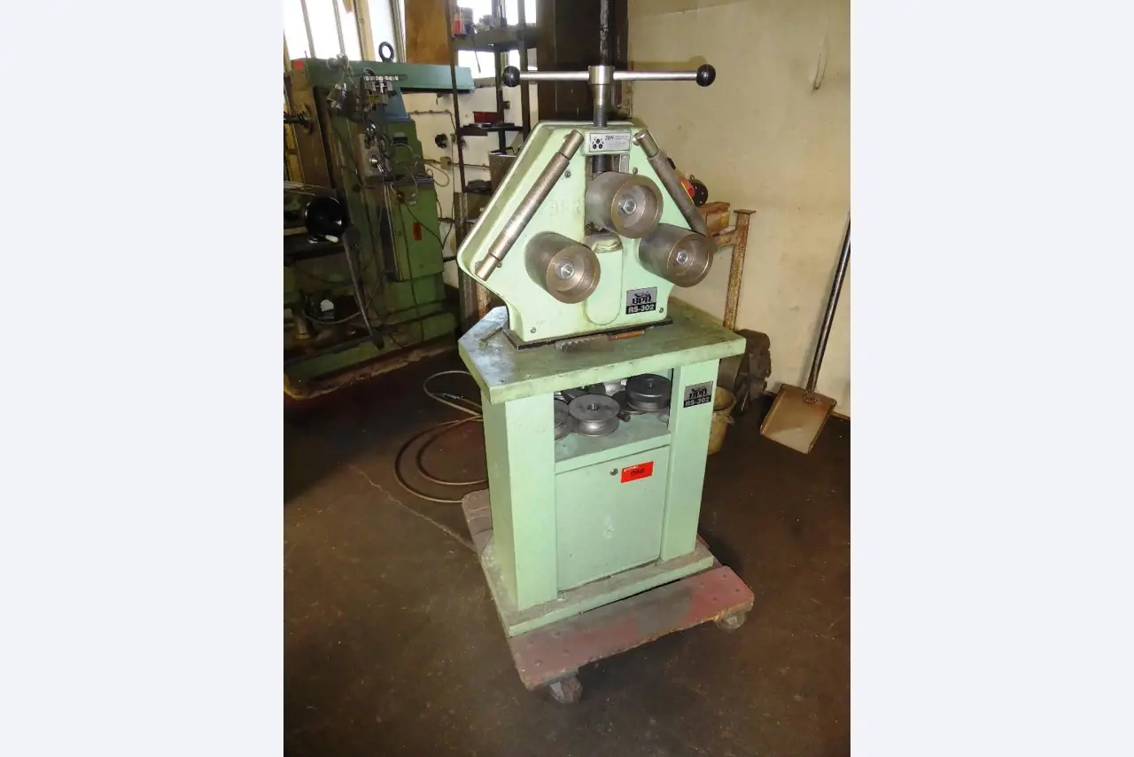 cutting machines, welding technology, hand tools<br>-1