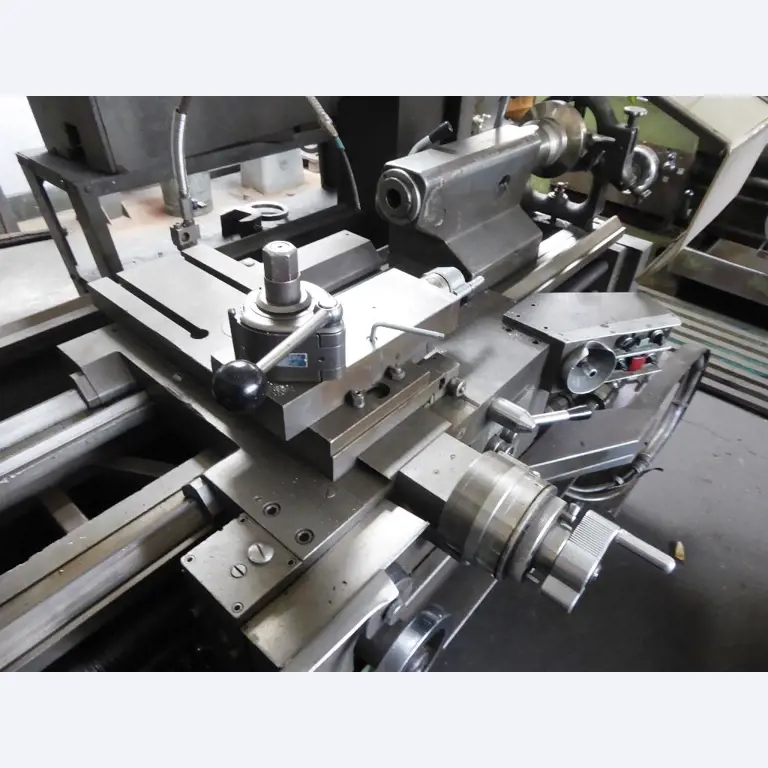 Machines d'usinage, technique de soudage, outils manuels<br>.-12