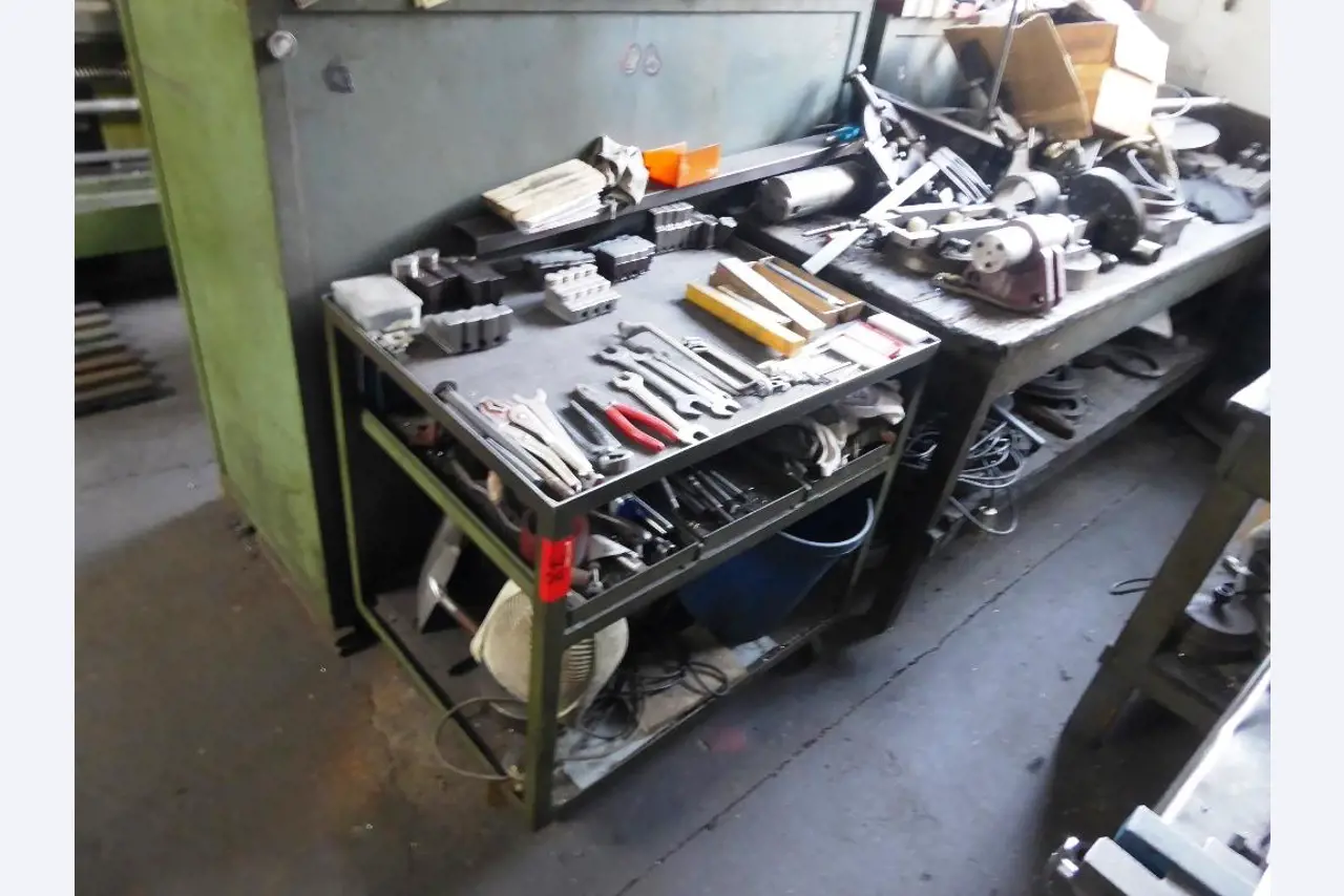 Machines d'usinage, technique de soudage, outils manuels<br>.-15