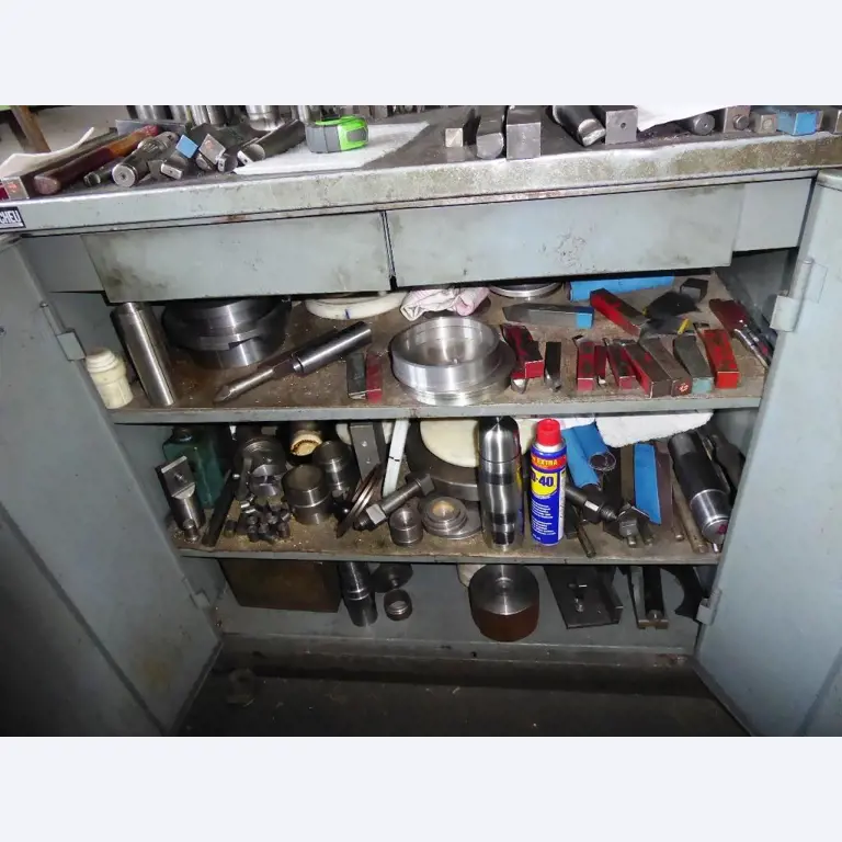 Machines d'usinage, technique de soudage, outils manuels<br>.-4