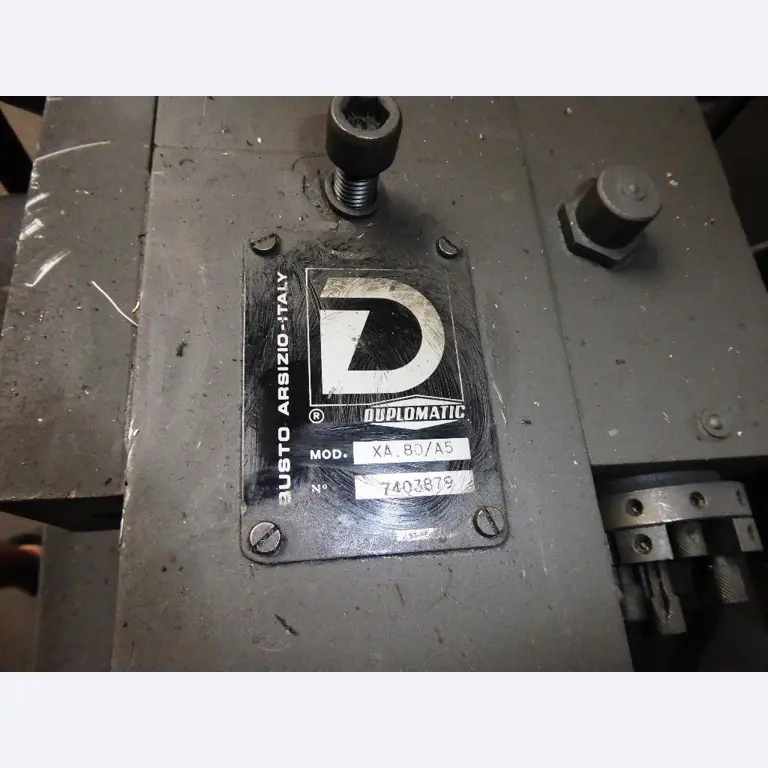 Machines d'usinage, technique de soudage, outils manuels<br>.-8
