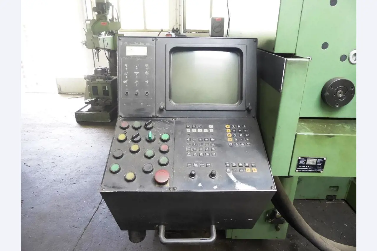 Machines d'usinage, technique de soudage, outils manuels<br>.-4