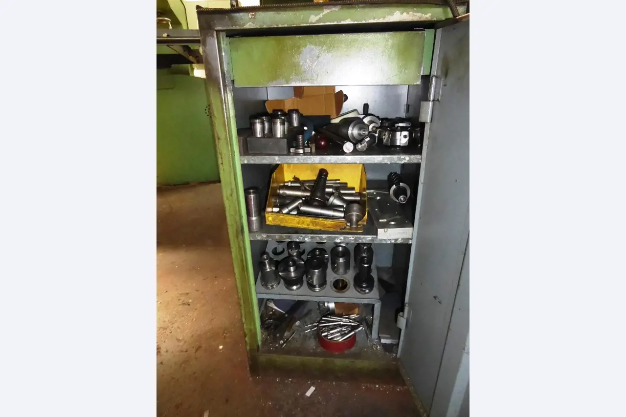 Machines d'usinage, technique de soudage, outils manuels<br>.-7