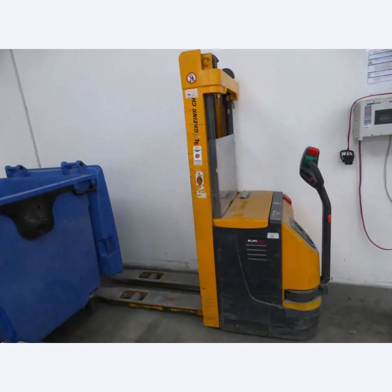 machines from the sheet-fed offset printing sector and print processing<br>-1