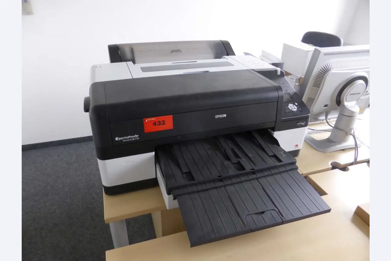 Maschinen aus dem Bereich Bogenoffsetdruck und Druckweiterverarbeitung<br>-1