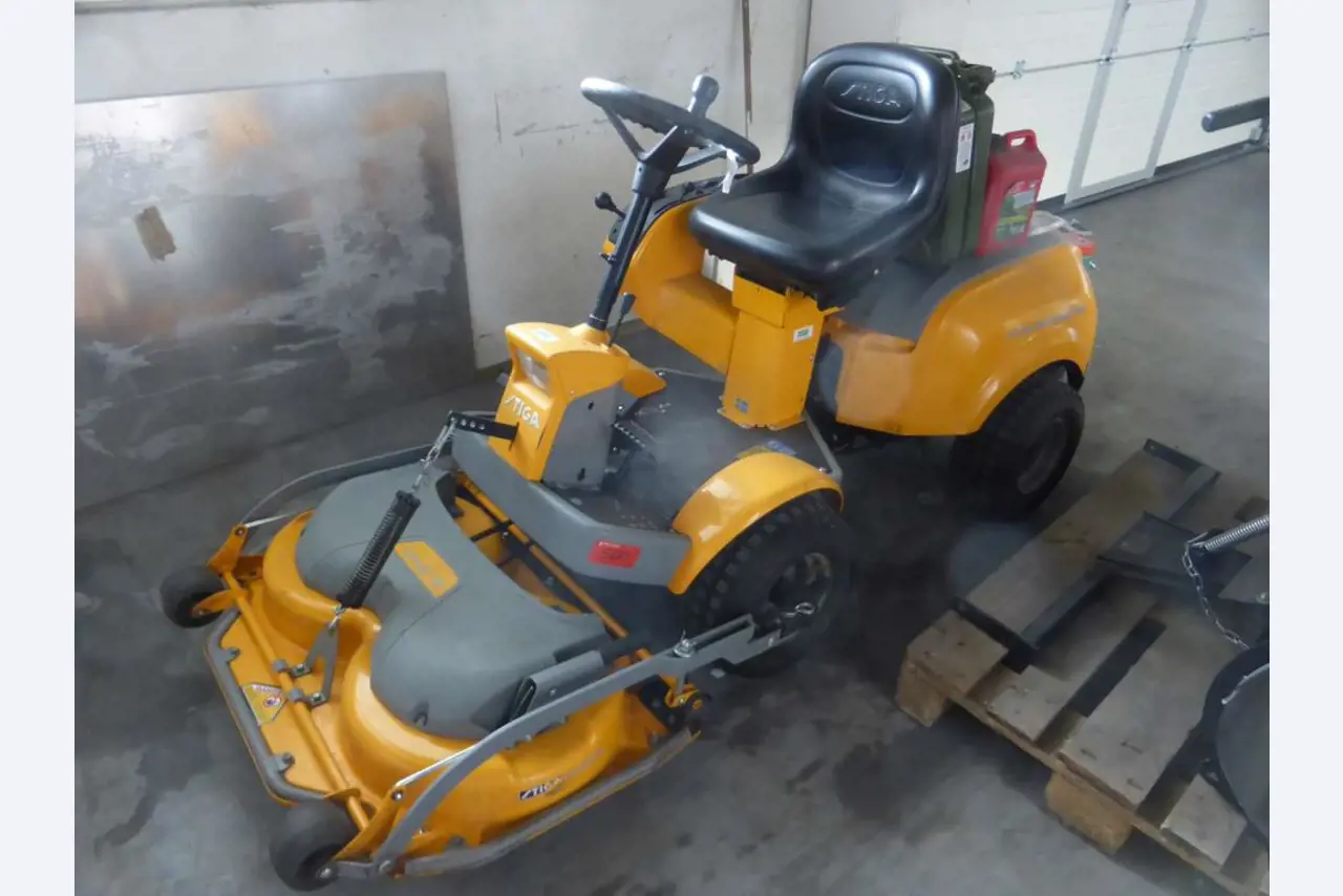 machines from the sheet-fed offset printing sector and print processing<br>-1