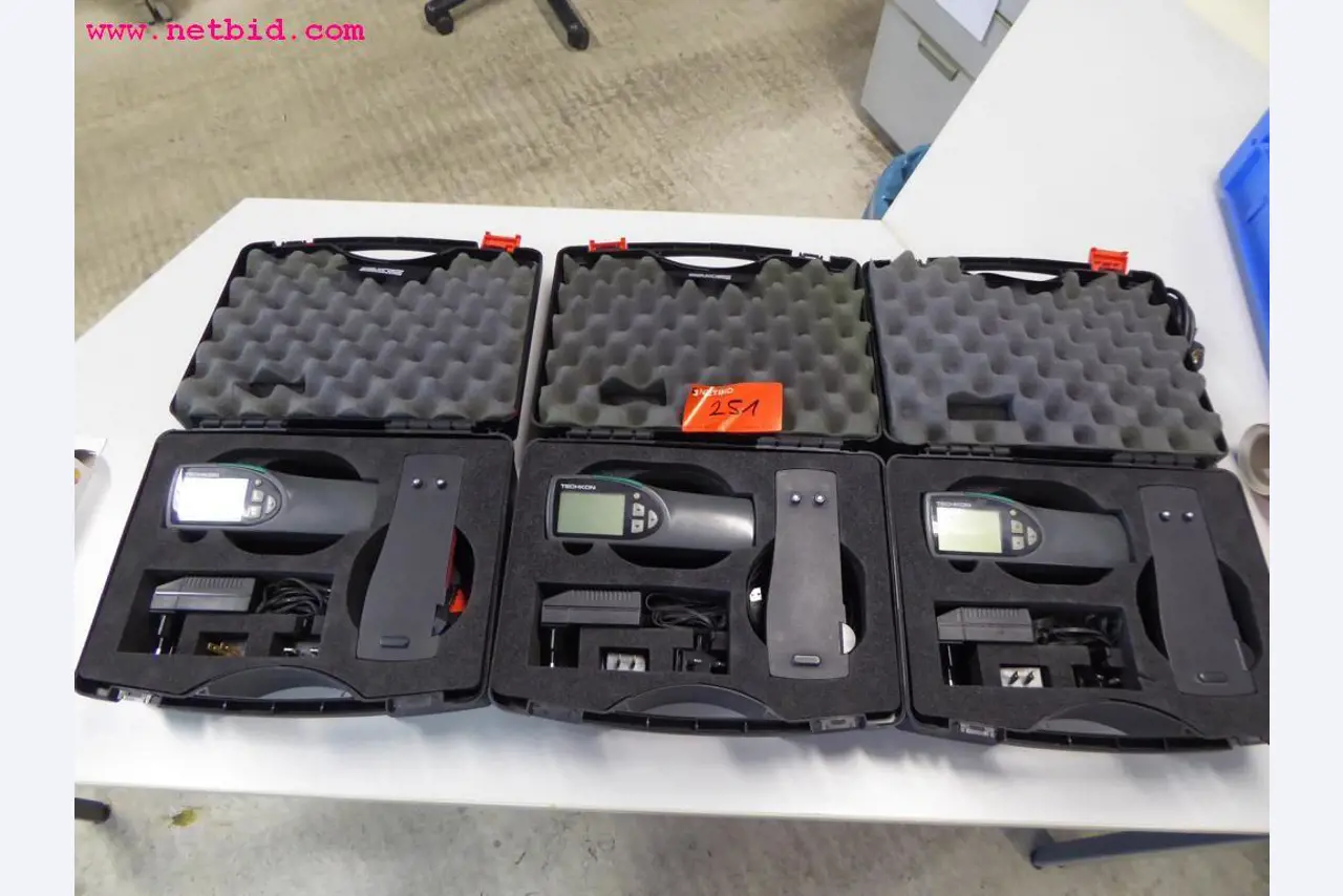 Máquinas de impressão offset e de acabamento de impressão
-1