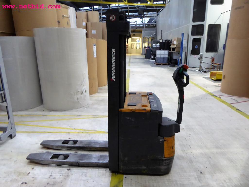 Máquinas de impressão offset e de acabamento de impressão
-2