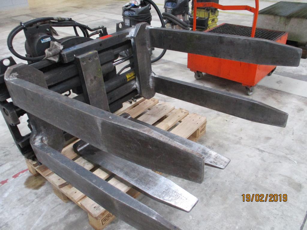 Maschinen aus dem Bereich Rollenoffsetdruck und Druckweiterverarbeitung
-4