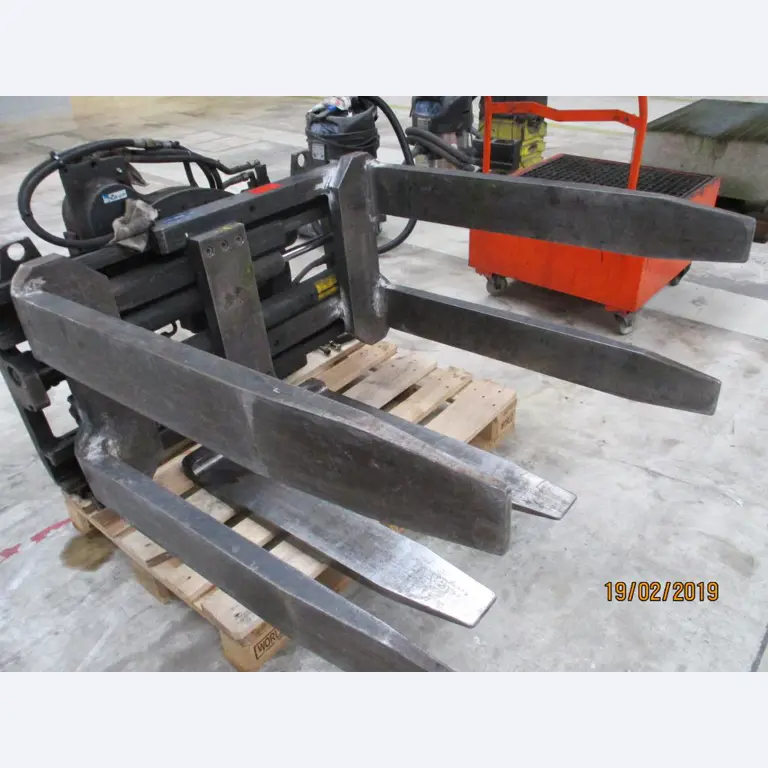 Máquinas de impressão offset e de acabamento de impressão
-4