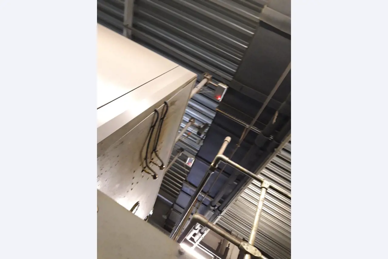 Maschinen aus dem Bereich Rollenoffsetdruck und Druckweiterverarbeitung
-5