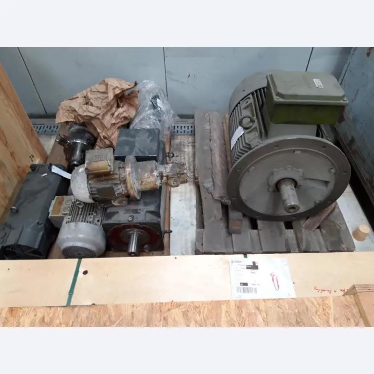 Maschinen aus dem Bereich Rollenoffsetdruck und Druckweiterverarbeitung
-4