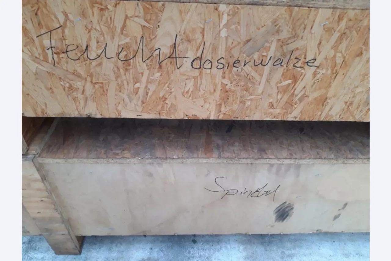 Maschinen aus dem Bereich Rollenoffsetdruck und Druckweiterverarbeitung
-5