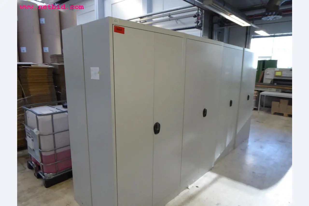 Maschinen aus dem Bereich Rollenoffsetdruck und Druckweiterverarbeitung
-1