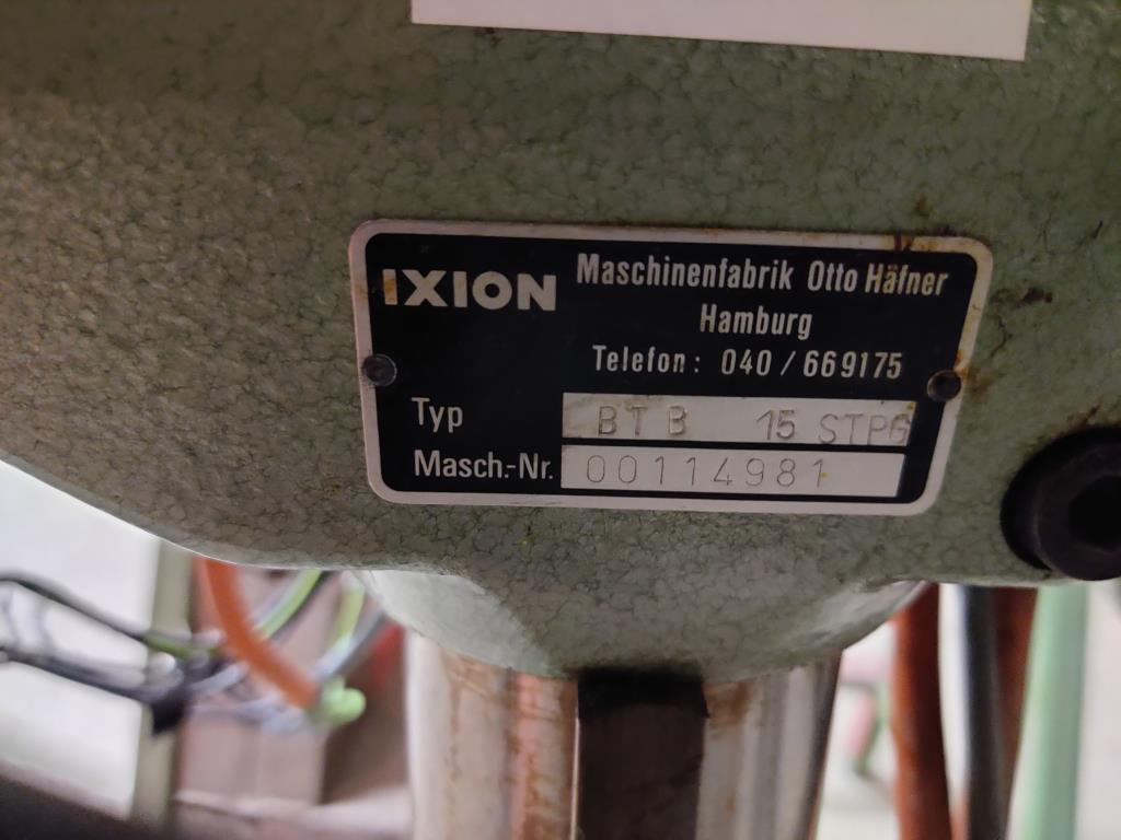 Nicht mehr benötigtes Equipment einer beruflichen Schule-8