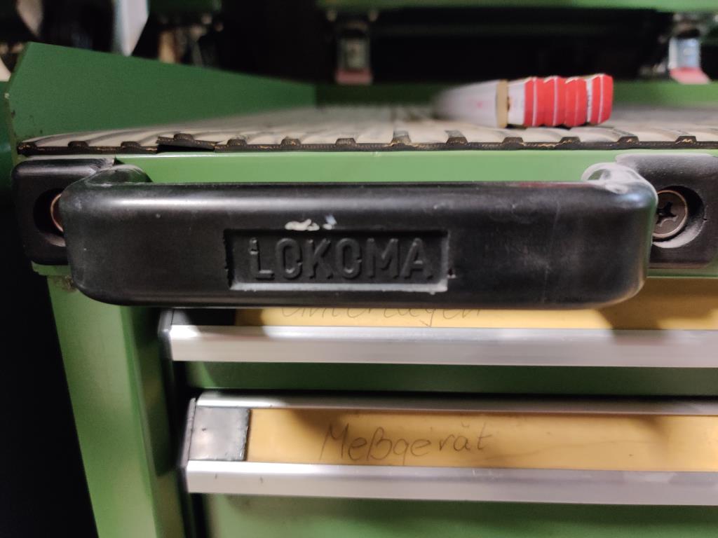 Nicht mehr benötigtes Equipment einer beruflichen Schule-11