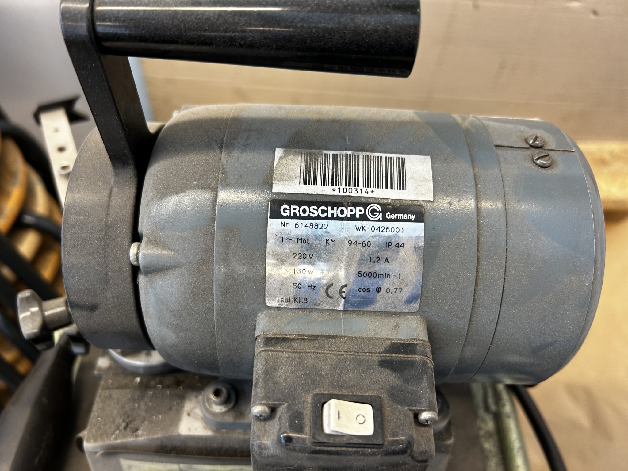 Vybavení, které již odborná škola nepotřebuje-3