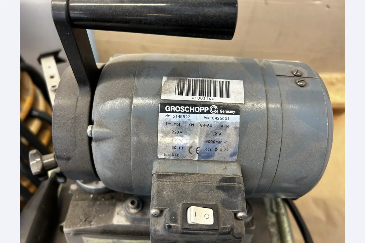 Vybavení, které již odborná škola nepotřebuje-3