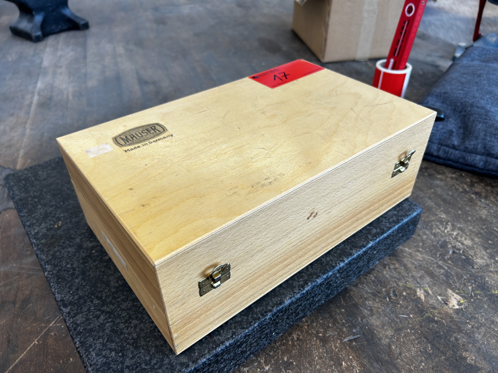 Sprzęt, który nie jest już wymagany przez szkołę zawodową-1