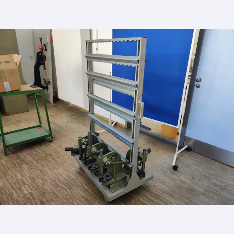 Sprzęt, który nie jest już wymagany przez szkołę zawodową-8