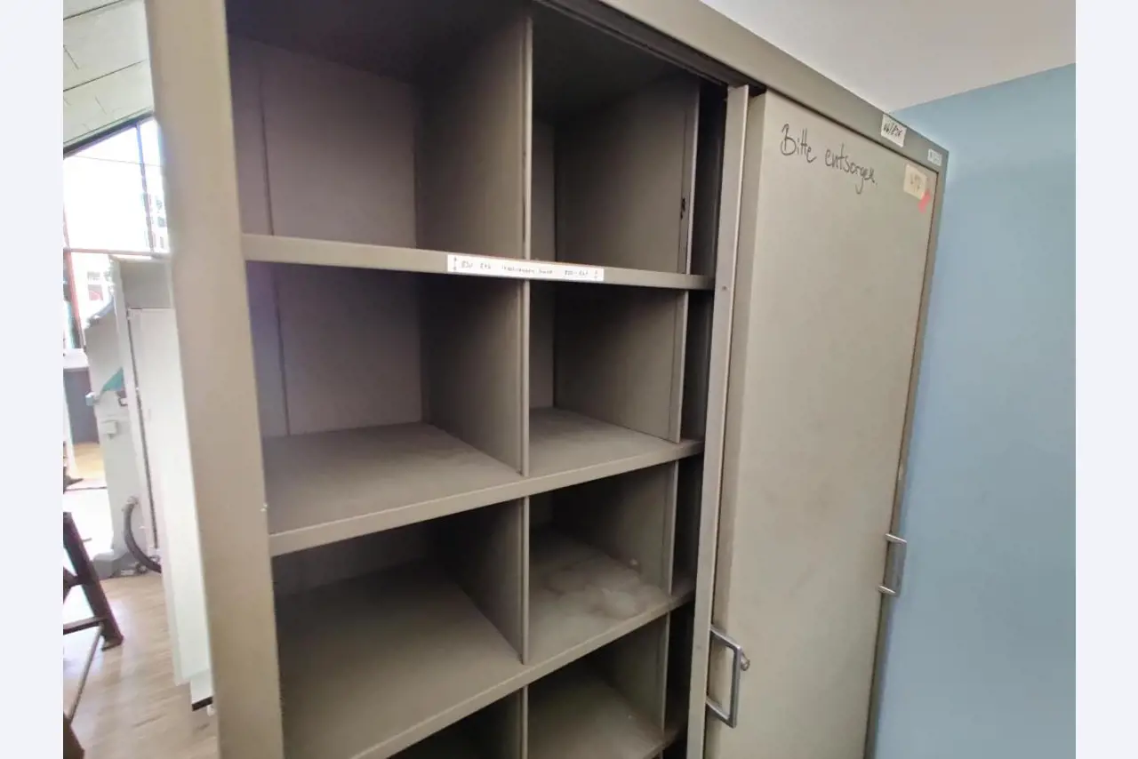 Equipos que ya no necesita un centro de formación profesional-3