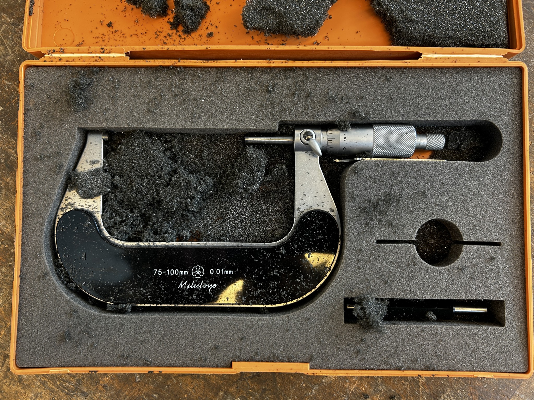 Nicht mehr benötigtes Equipment einer beruflichen Schule-1